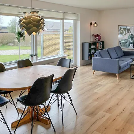 Сasa de vacaciones Magnífica Casa En Con Wifi Fåborg